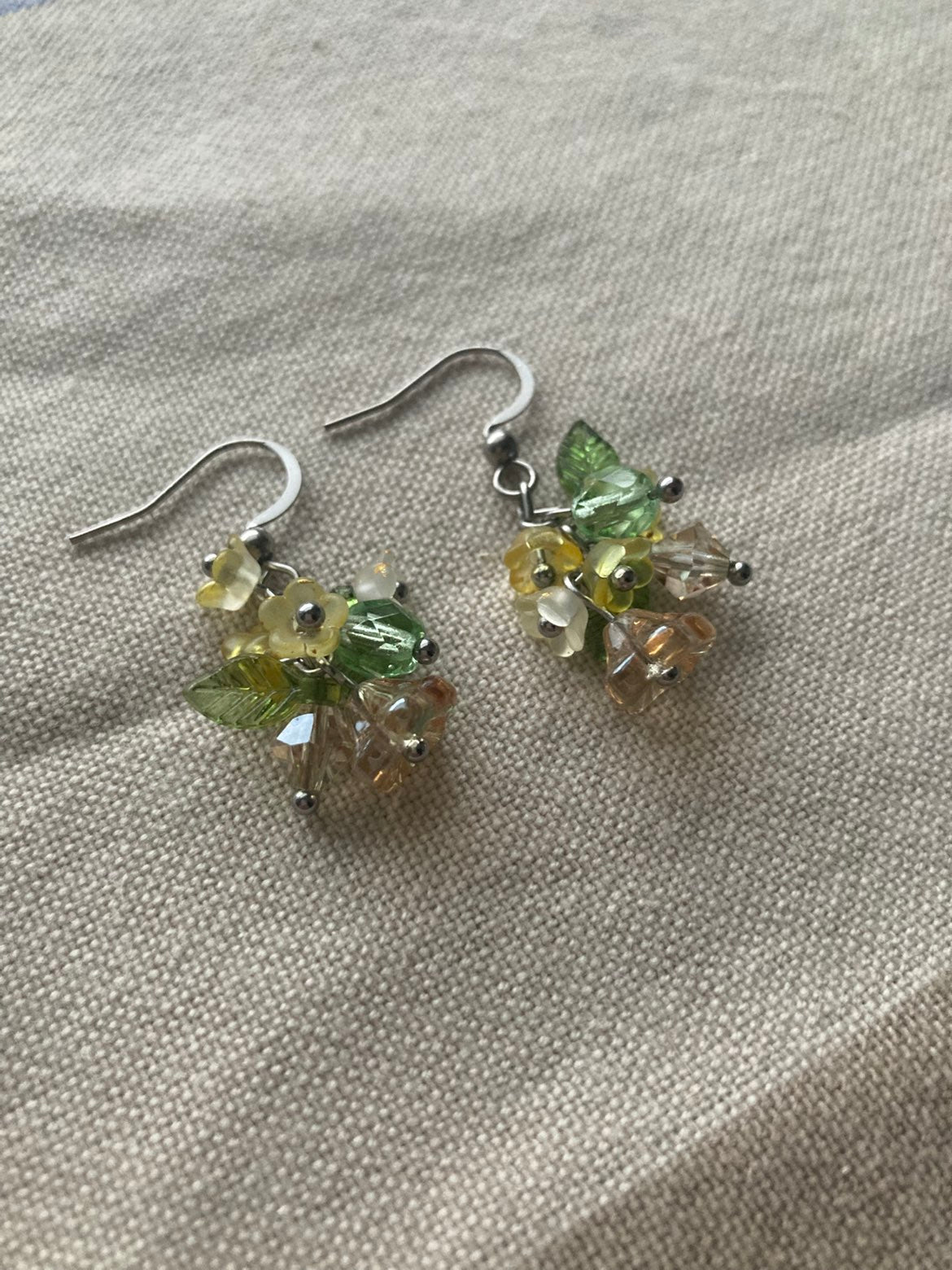 Köynnös kukka korvikset