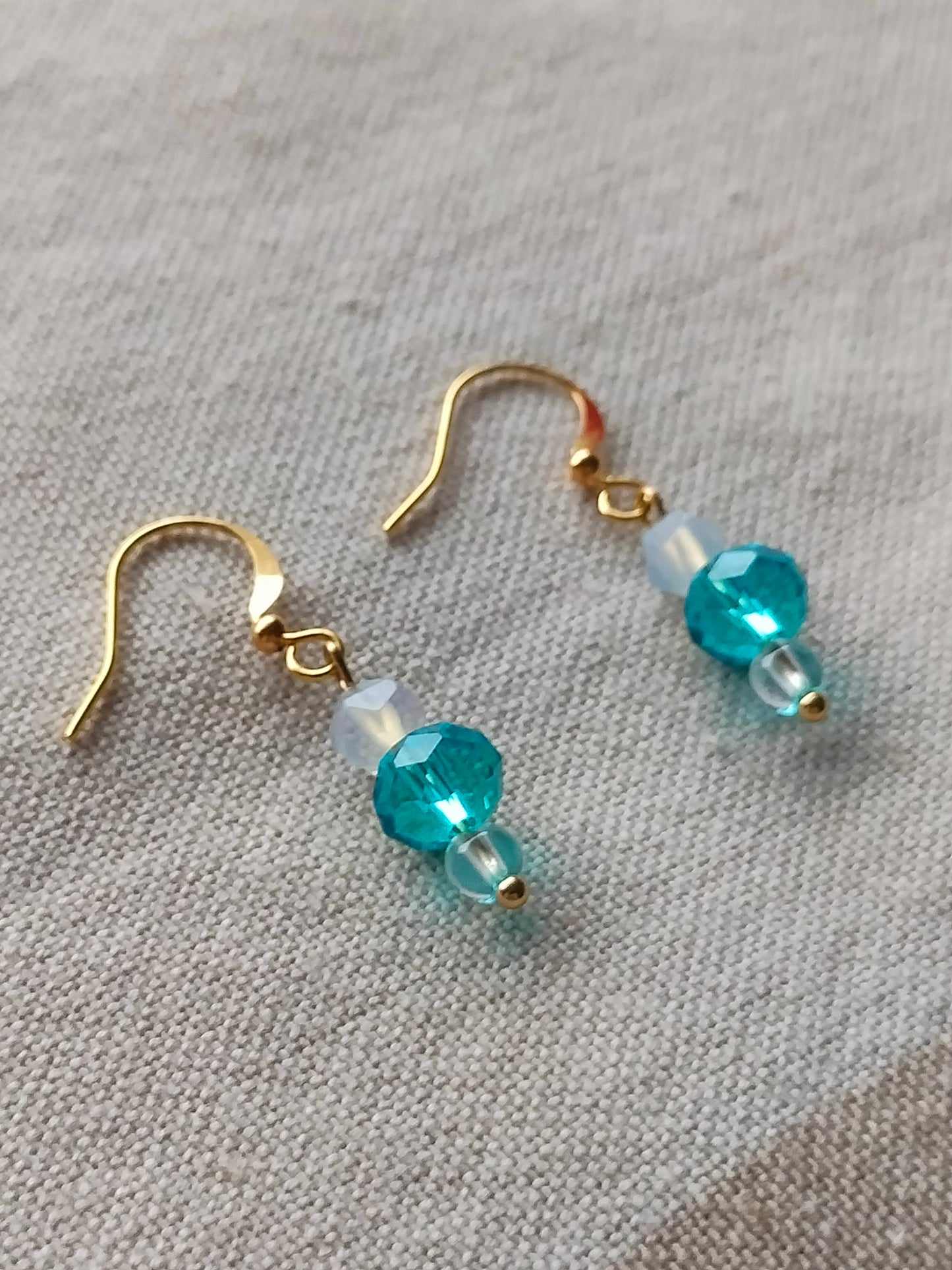 Siniset lasi korvikset