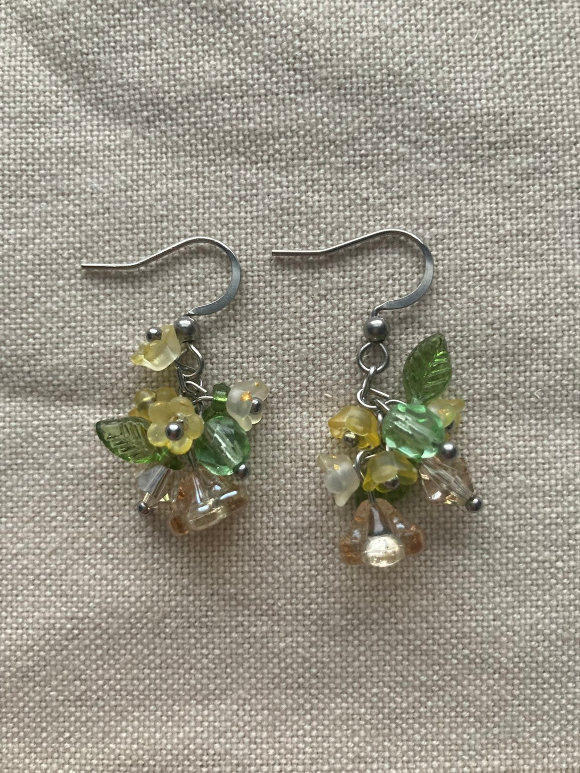 Köynnös kukka korvikset