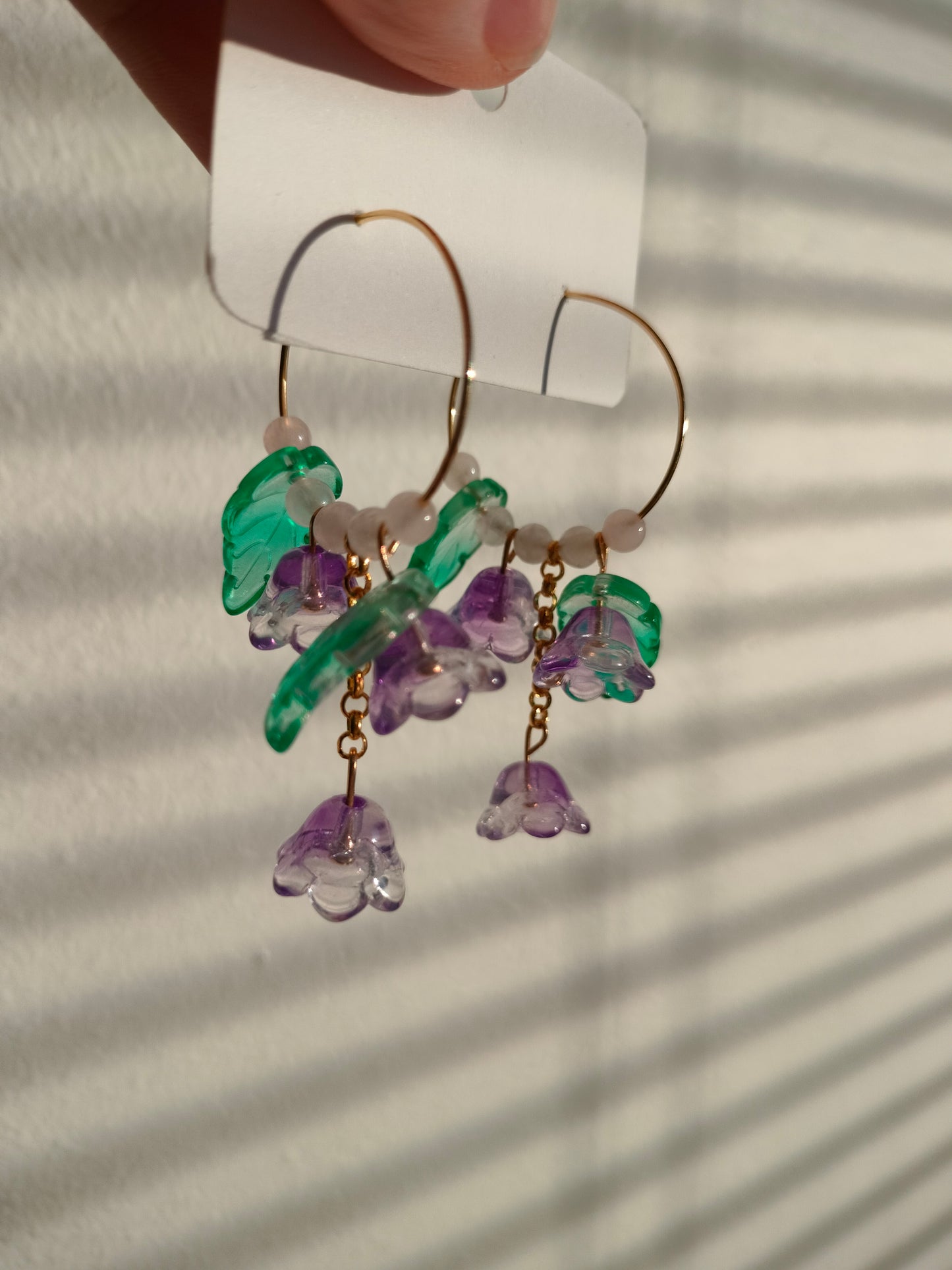 Isot lasikukka korvikset lilat